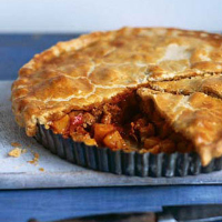 Tuna and red pepper empanada