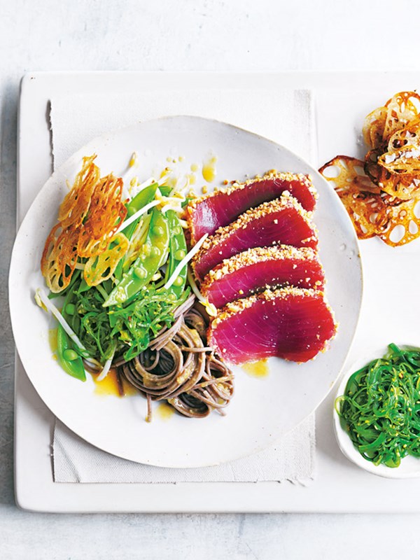 Tuna and soba noodle wakame salad with lotus root chips