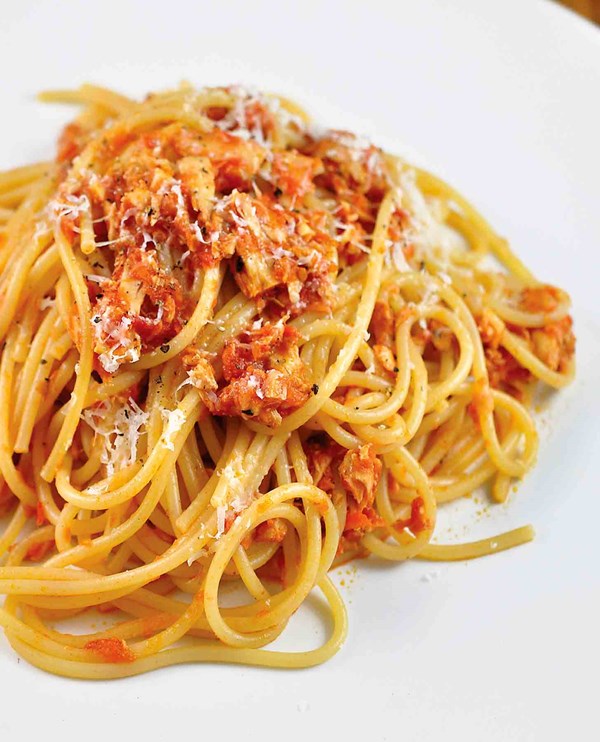 Tuna and tomato spaghetti