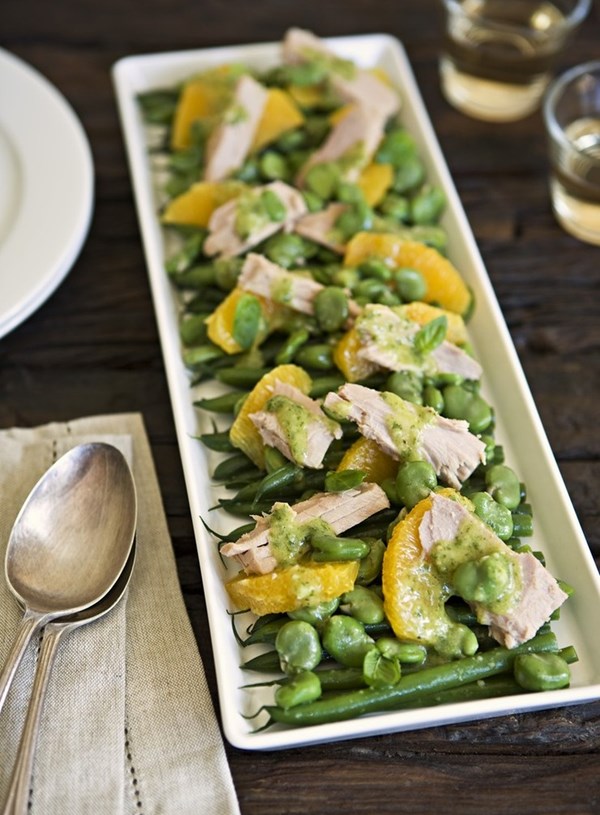 Tuna, green bean and orange salad with basil dressing