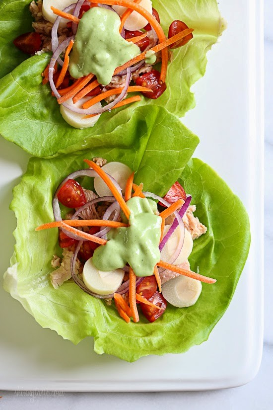 Tuna lettuce wrap with avocado yogurt dressing