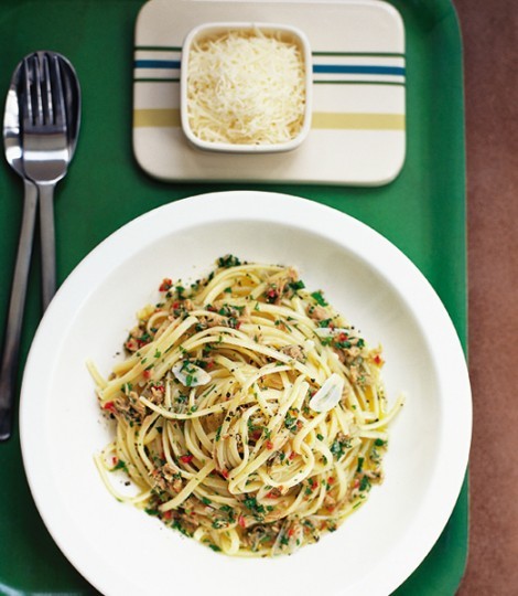 Tuna, parsley and lemon spaghetti