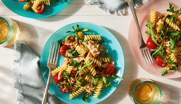 Tuna pasta salad with tomatoes & crushed olives