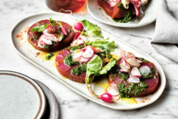 Tuna pastrami with radish salad and salmoriglio