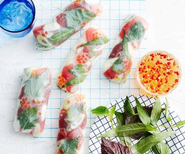 Tuna rice paper rolls with dipping sauce
