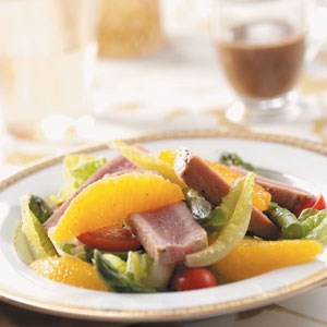 Tuna salad with basil dressing