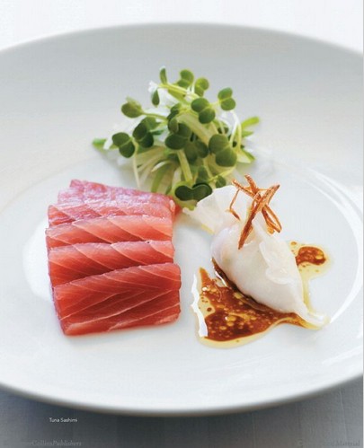 Tuna sashimi with steamed scallop