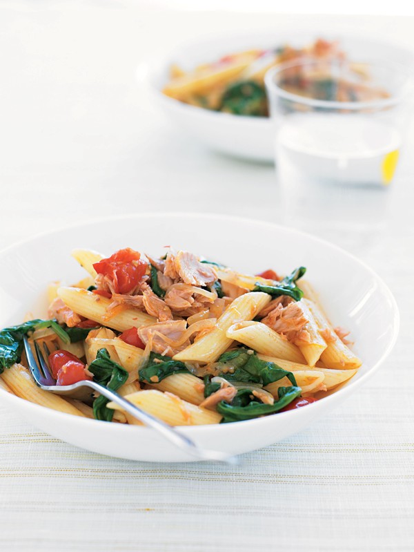 Tuna, spinach and tomato penne