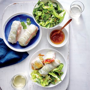 Tuna spring rolls with pineapple dipping sauce