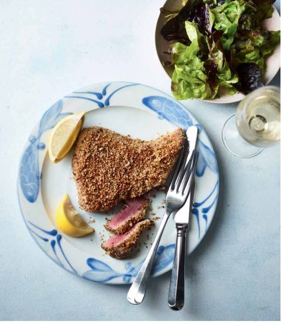 Tuna steaks in a garlic, lemon, chive and chilli crust (Tonno in crosta d'aglio, limone, erba cipollina e peperoncino)