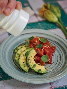 Tuna tartar, spicy ‘nduja and charred avocado (Tartar di tonno con nduja piccante e avocado arrosto)
