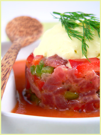 Tuna tartare and wasabi ice cream (Tartare de thon et crème glacée au wasabi)