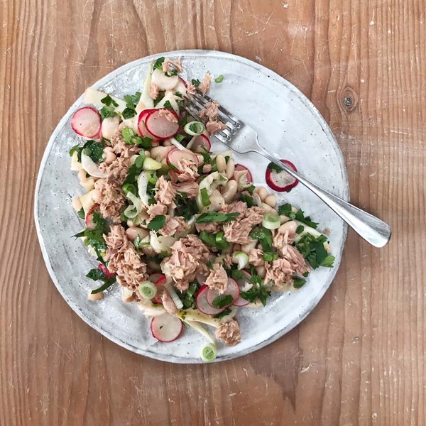 Tuna, white bean and radish salad
