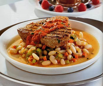 Tuna with white beans and sun-dried tomato sauce