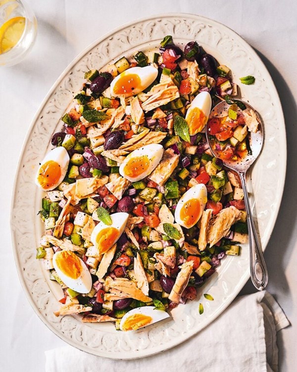 Tunisian-style chopped tuna salad 