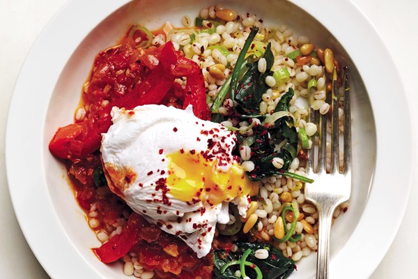 Tunisian-style poached eggs in red pepper sauce
