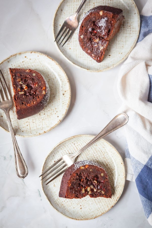 Tunnel of fudge cake