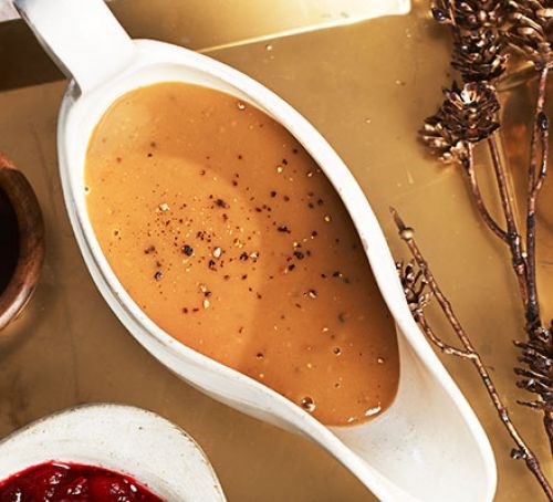 Turkey & chestnut gravy 
