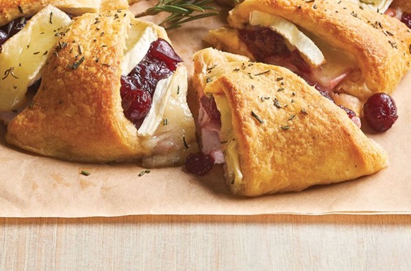 Turkey & ham crescent ring with cranberry and Brie