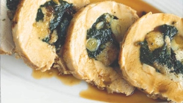 Turkey breasts with spinach and confit garlic