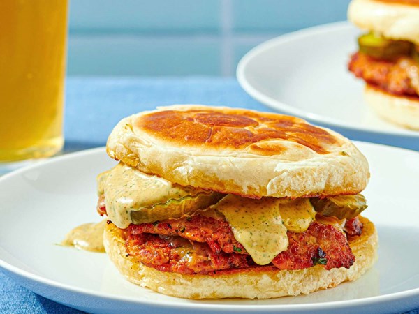 Turkey chouriço smash burgers