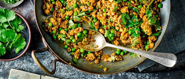Turkey kheema matar (mince and peas curry) with tomato salad