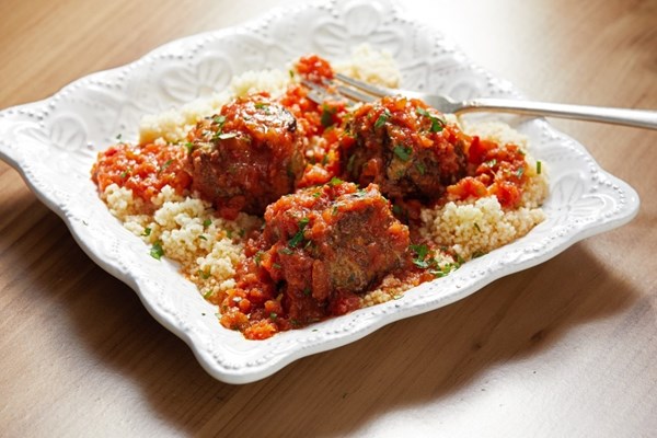 Turkey meatballs and grated fresh tomato sauce with harissa 