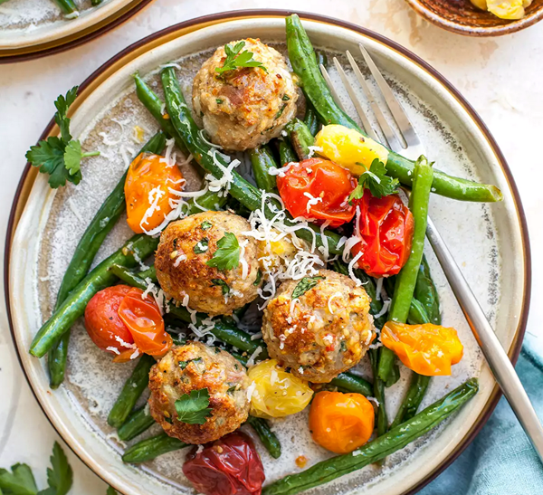Turkey meatballs with green beans & cherry tomatoes