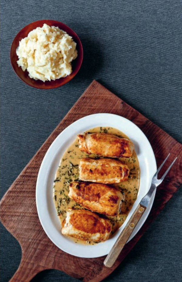 Turkey rolls with herb sauce