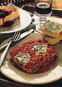 Turkey sausage-spinach lasagna with spicy tomato sauce