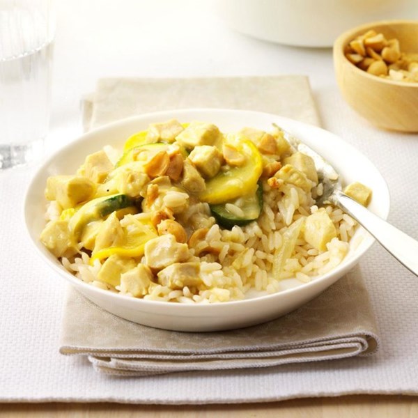 Turkey with curried cream sauce 
