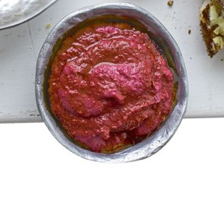 Turkish beetroot dip with flatbreads