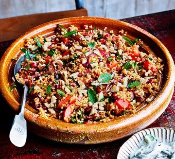 Turkish bulgur salad (Kisir)