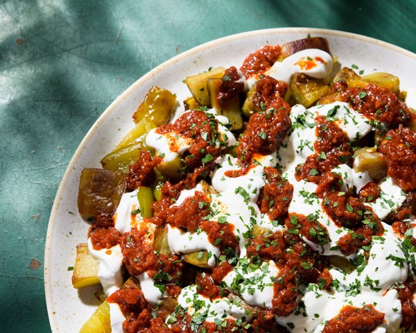 Turkish eggplant and peppers with tomatoes and garlicky yogurt (Kopoglu)