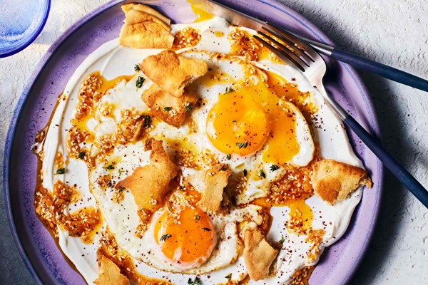 Turkish eggs (Çilbir)