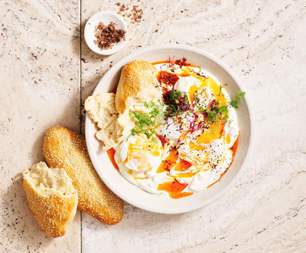 Turkish eggs with samoon