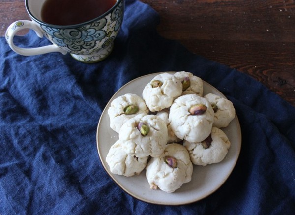 Turkish pistachio shortbread (Fistikli kurabiye)