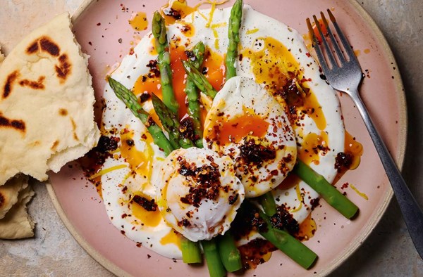 Turkish-style eggs & asparagus