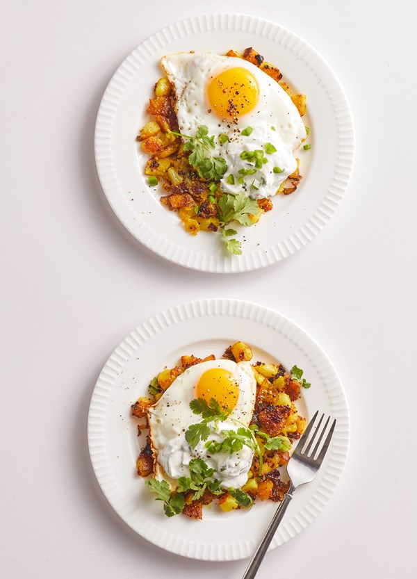 Turmeric & chile hash browns