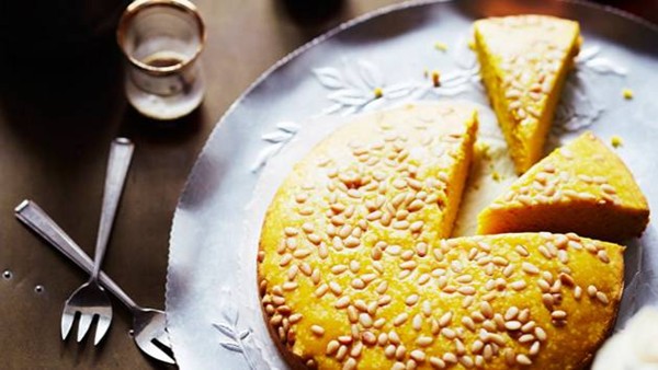 Turmeric and aniseed cake (Sfouf)