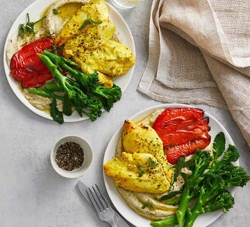 Turmeric chicken with butter bean hummus & roasted peppers