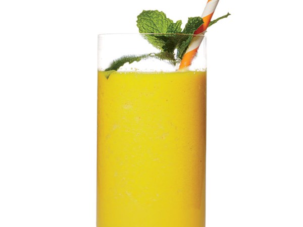 Turmeric-mango smoothie