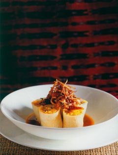 Turmeric rice and chicken omelette rolls