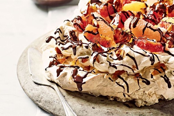 Turron (nougat) Pavlova