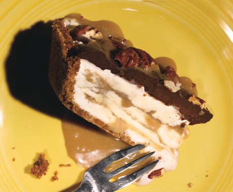 Turtle ice cream pie