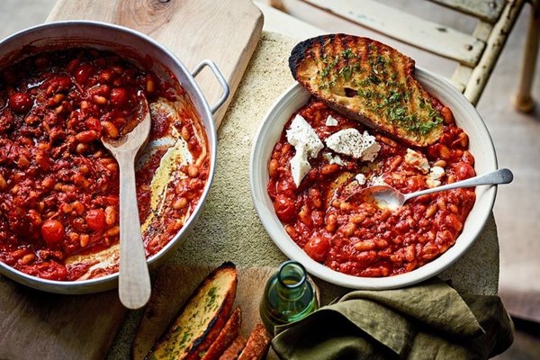 Tuscan beans with sausages and marjoram
