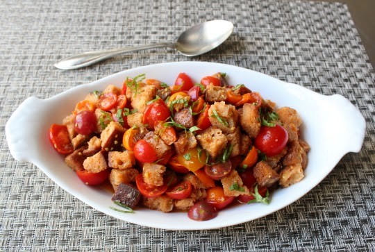 Tuscan bread and tomato salad (Crispy panzanella salad)
