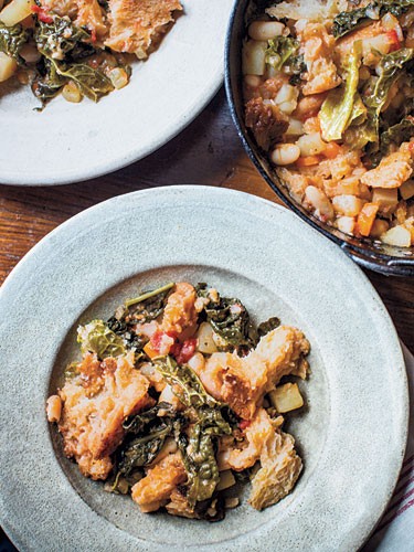 Tuscan bread and vegetable soup