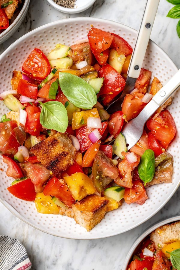 Tuscan bread salad (Panzanella)