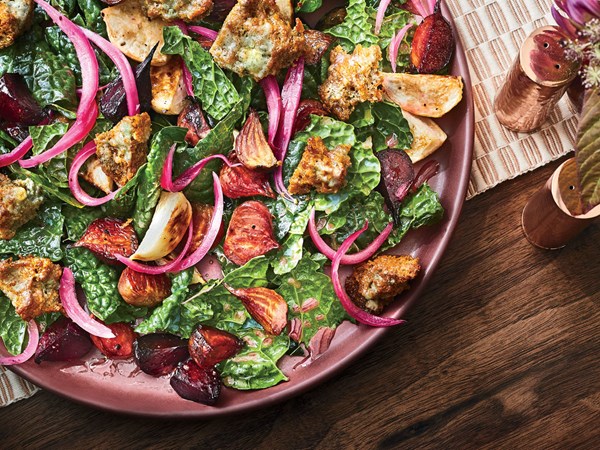Tuscan kale salad with Gorgonzola croutons